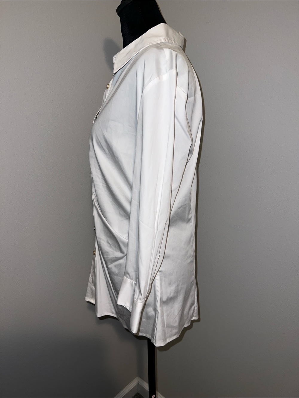 Cache White Button-Front Women’s Shirt with Front Ruching - Picture 7 of 7